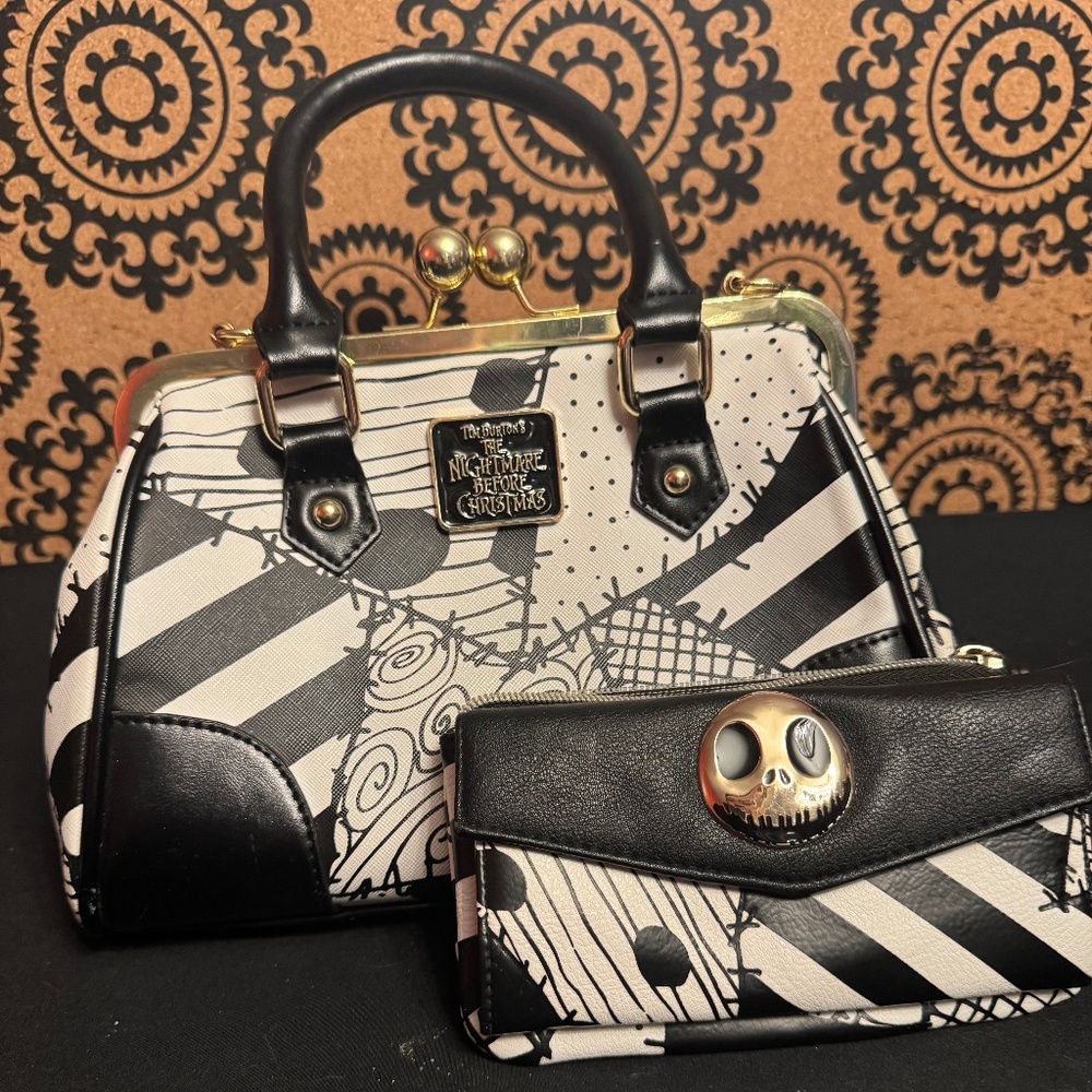 Pre- Owned Nightmare Before Christmas Purse and Wallet Set - Black and White